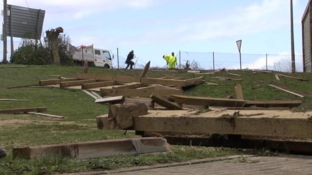 150 niños desalojados por un tornado en Sanxenxo