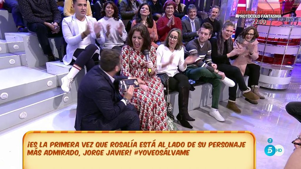 Rosalía cumple su sueño de estar al lado de Jorge Javier en el estreno de su obra