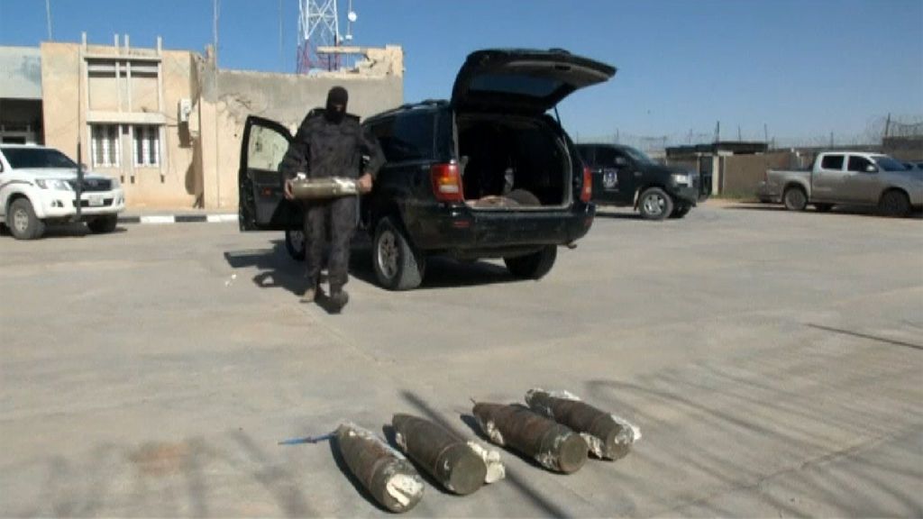 Un terrorista del ISIS se entrega con el coche bomba antes de atentar
