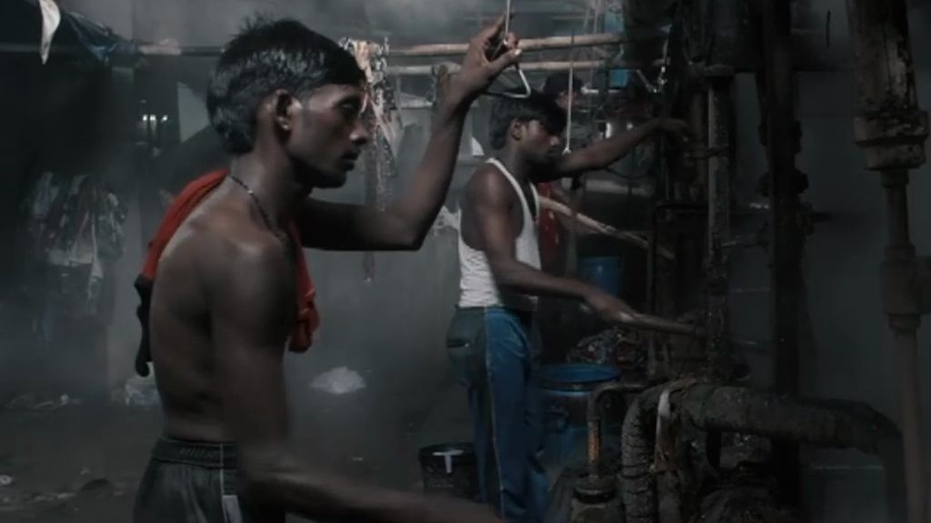 'Máquinas' destapa la brutal explotación laboral que padecen en la India