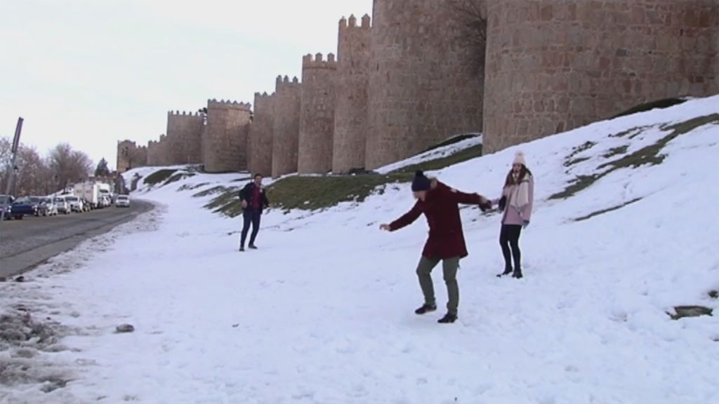 Castilla y León y Madrid se preparan para otro fin de semana de nevadas