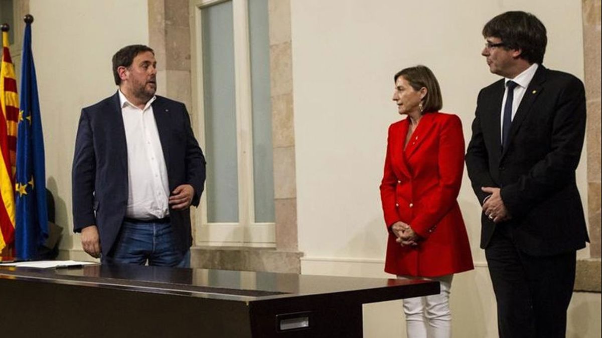 Junqueras loa el patriotismo y compromiso de Forcadell en Twitter: "El camino continúa"