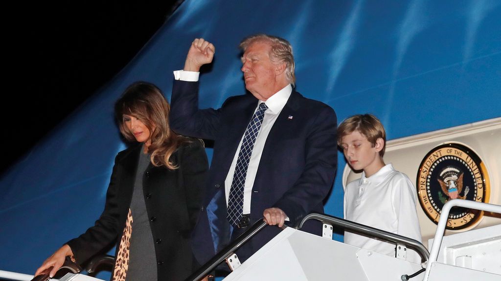 Trump se refugia en su residencia de Florida tras sus polémicas declaraciones