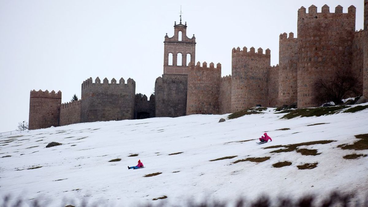 Cortadas por la nieve tres carreteras de Salamanca, Burgos y Segovia