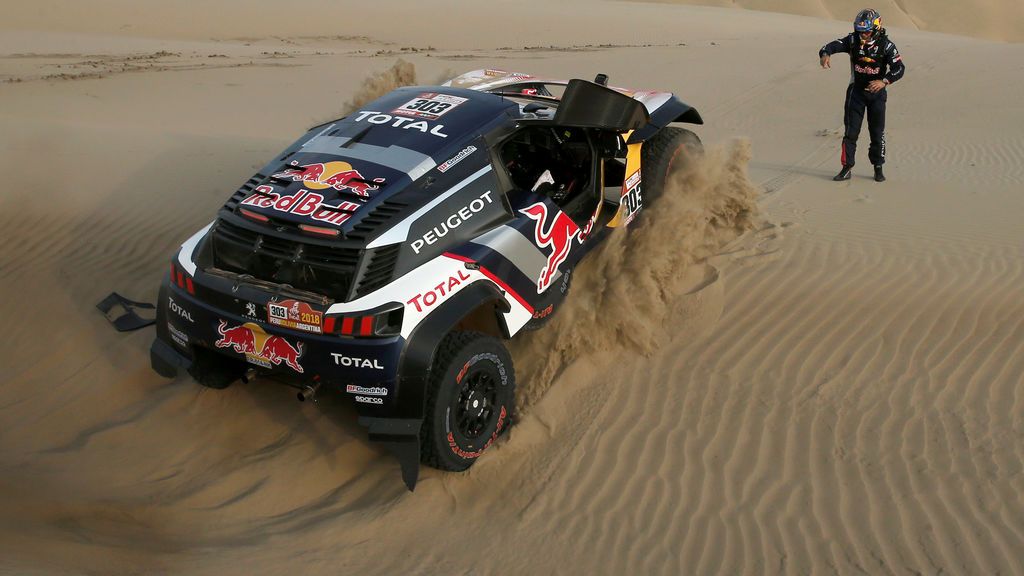 Carlos Sainz, penalizado con diez minutos por un incidente con un quad
