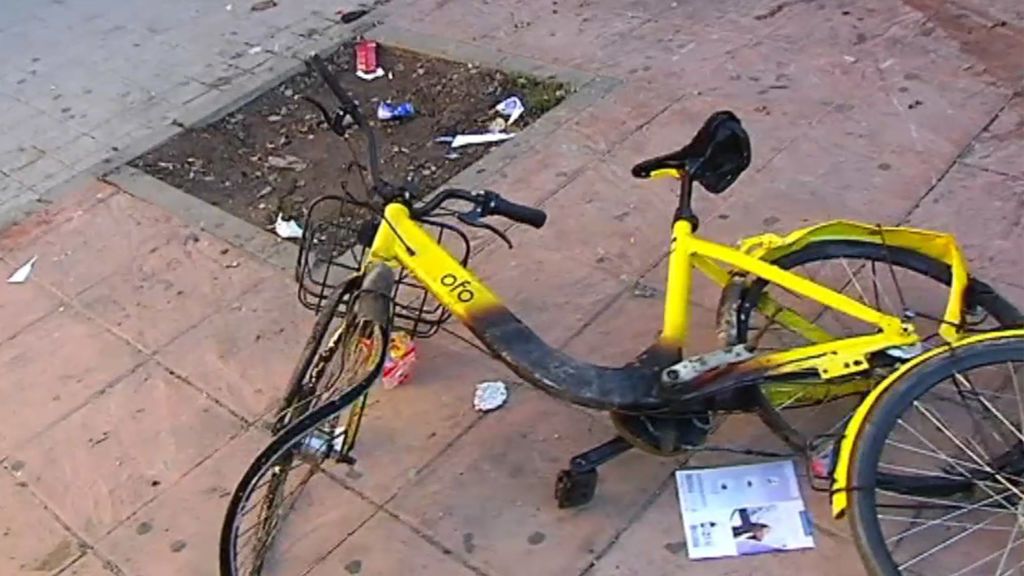 Hallan casi un centenar de bicis de alquiler destrozadas en Granada en un mes