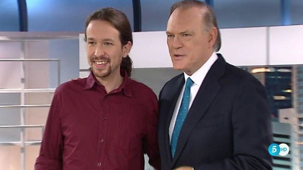 Pedro Piqueras entrevista a Pablo Iglesias en Informativos Telecinco