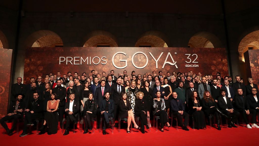 Madrid se viste de rojo para recibir a los nominados a los Goya