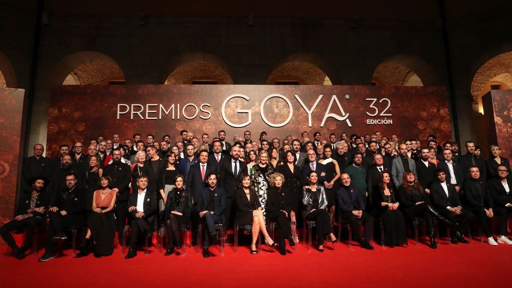 Madrid se viste de rojo para recibir a los nominados a los Goya