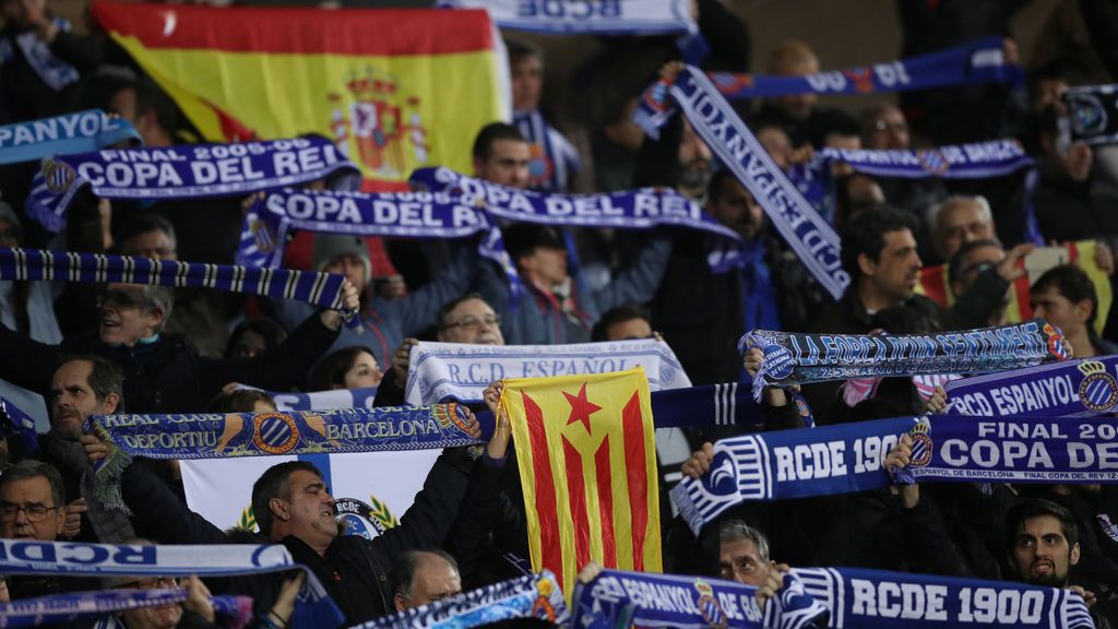 Valverde se une a los aplausos de Cornellá en el minuto homenaje a Dani Jarque