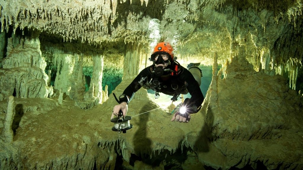 ¡Descubierta la cueva sumergida más grande del mundo!