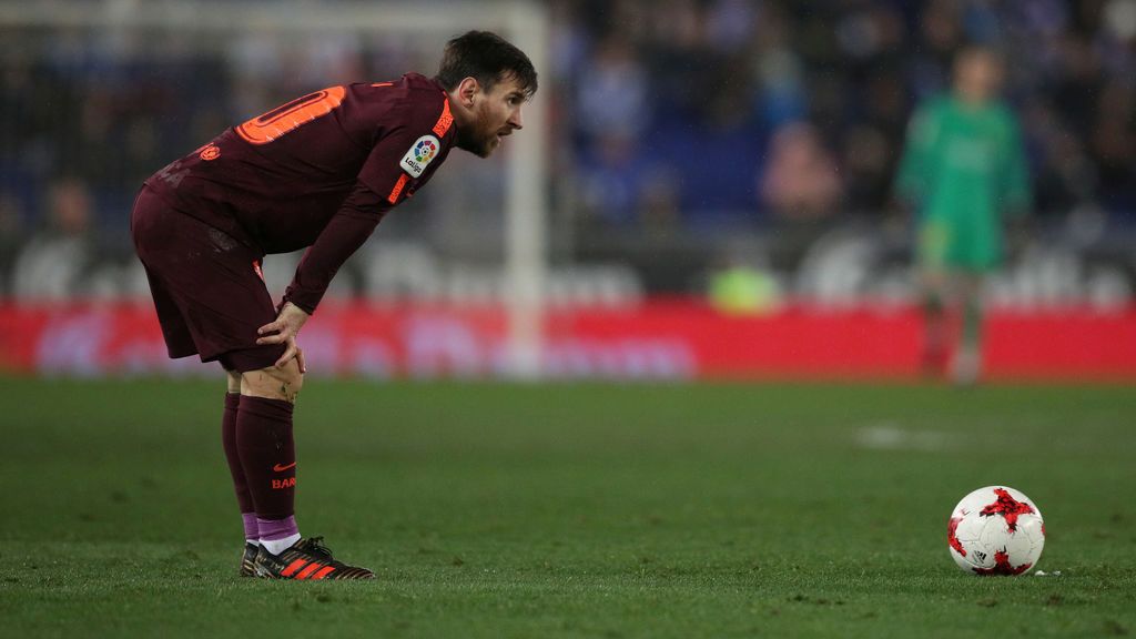 El Espanyol sorprende al Barcelona y gana con un gol en el minuto 87 (1-0) El Espanyol sorprende al Barcelona y gana con un gol en el minuto 87 (1-0)