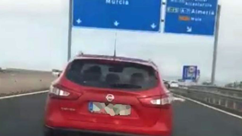 Frenazos y cambios de carril: Las barbaridades de un conductor en el Puerto de la Cadena en Murcia