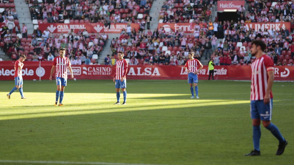 Una familia gijonesa se queda sin entradas y se hace socia del Lugo para ver el partido del Sporting en el Anxo Carro