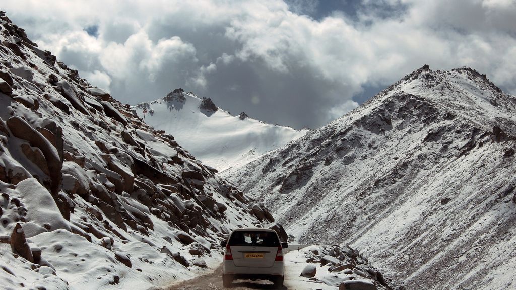 ¿Cuándo pagas tú (o no) si tienen que rescatarte en alta montaña?