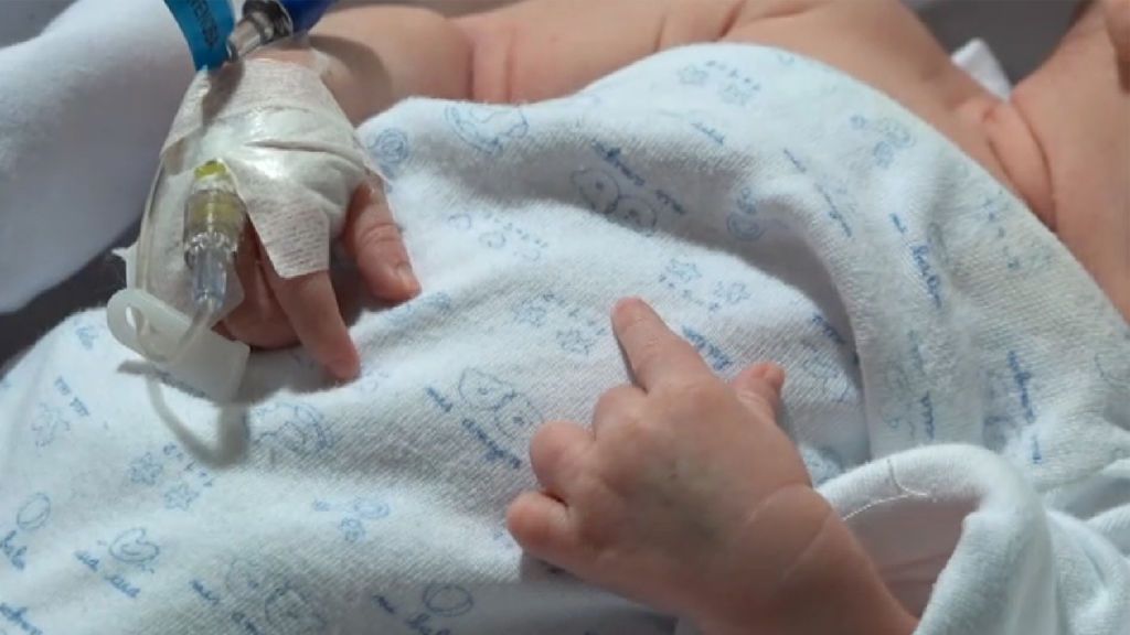 Carla, primera bebé en España que recibe un corazón de grupo sanguíneo incompatible
