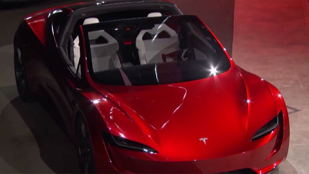 El nuevo deportivo de Tesla acelera de 0 a 100 km/h en 1,9 segundos y tiene una autonomía de 1.000 kilómetros