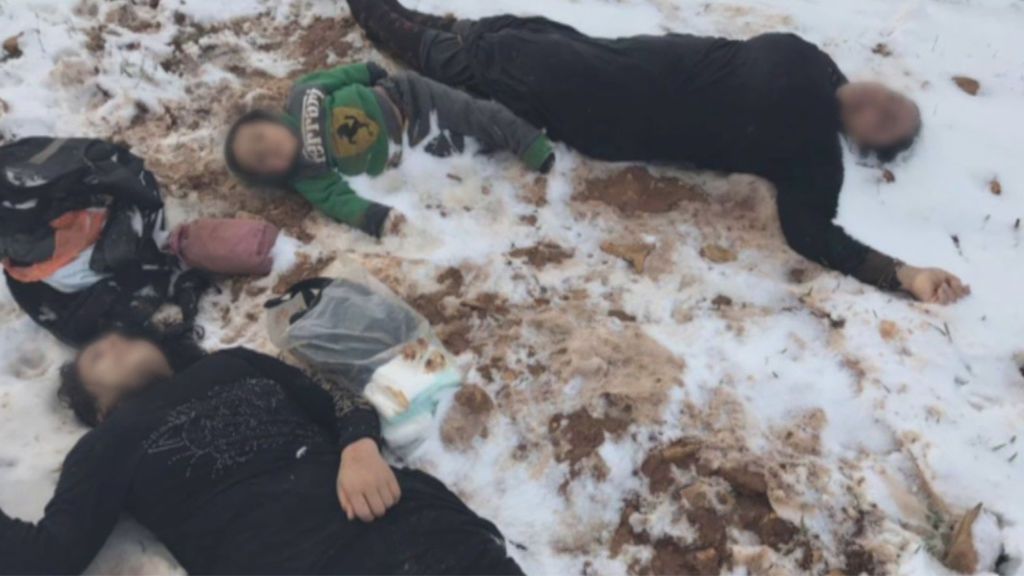 Terrible imagen de 15 refugiados sirios que fallecieron congelados al huir de la guerra