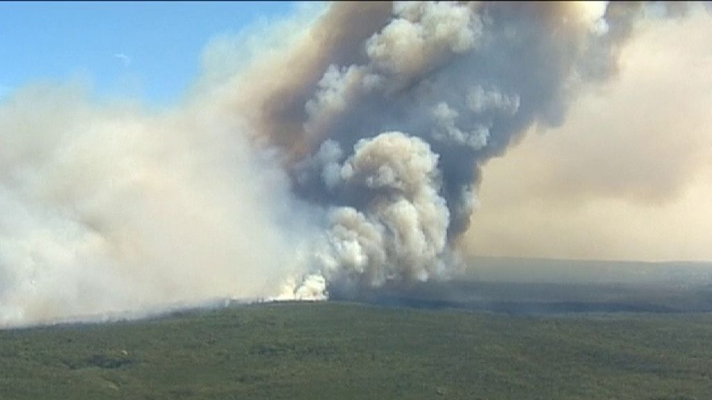 Un incendio amenaza un parque nacional al sur de Sidney