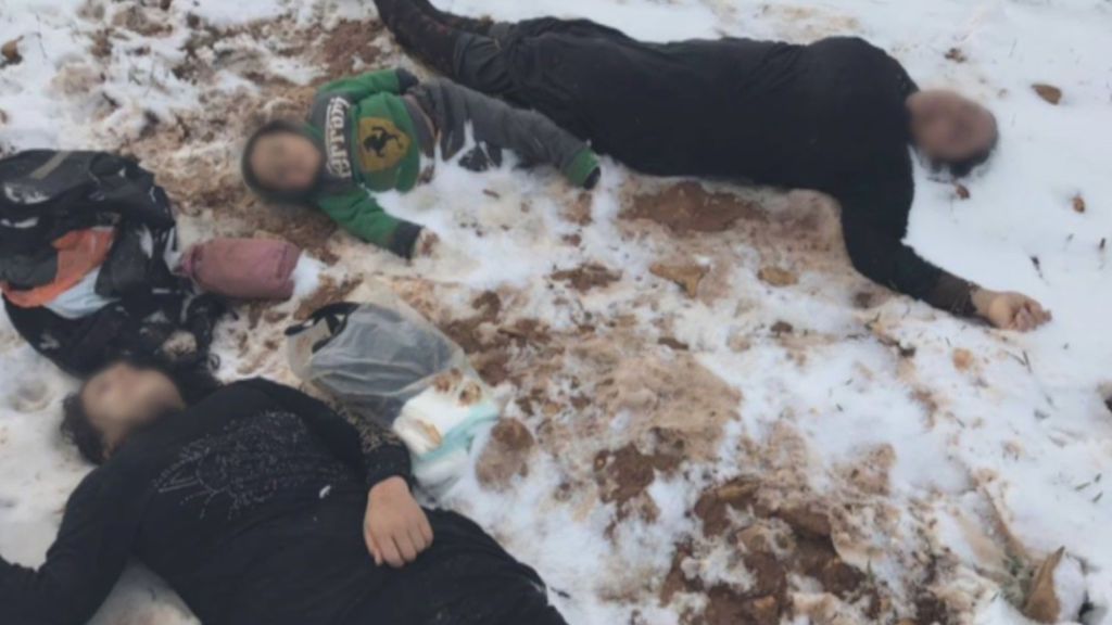 Terrible imagen de 15 refugiados sirios que fallecieron congelados al huir de la guerra
