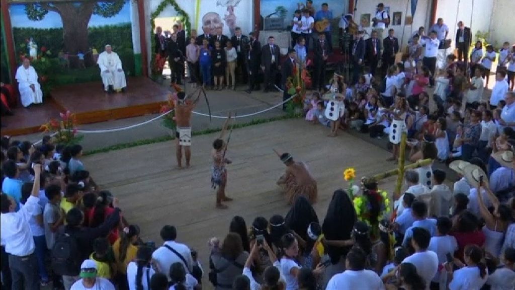 El papa Francisco se reúne con indígenas en Perú
