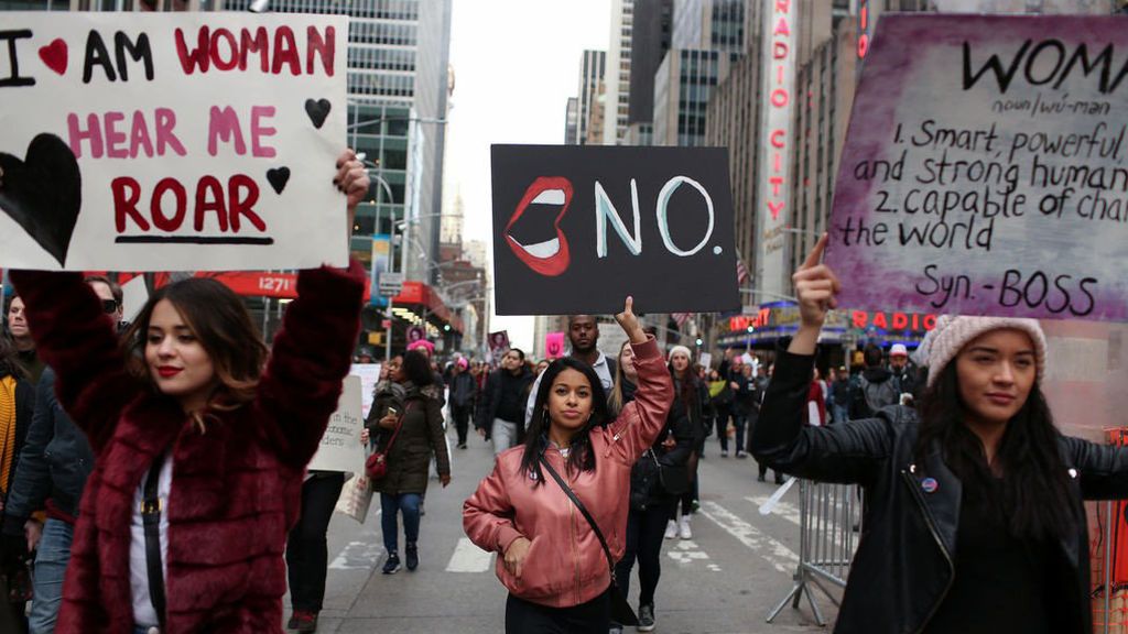 Multitudinaria marcha de mujeres contra Trump en EEUU