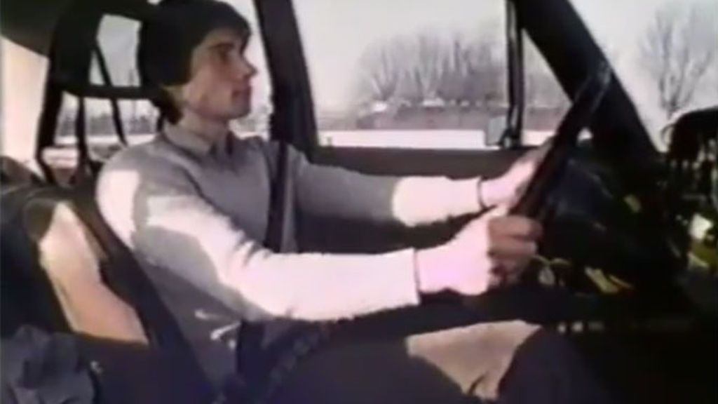 Imágenes de los 80 muestran cómo los alemanes utilizaron personas para probar cinturones de seguridad en los coches