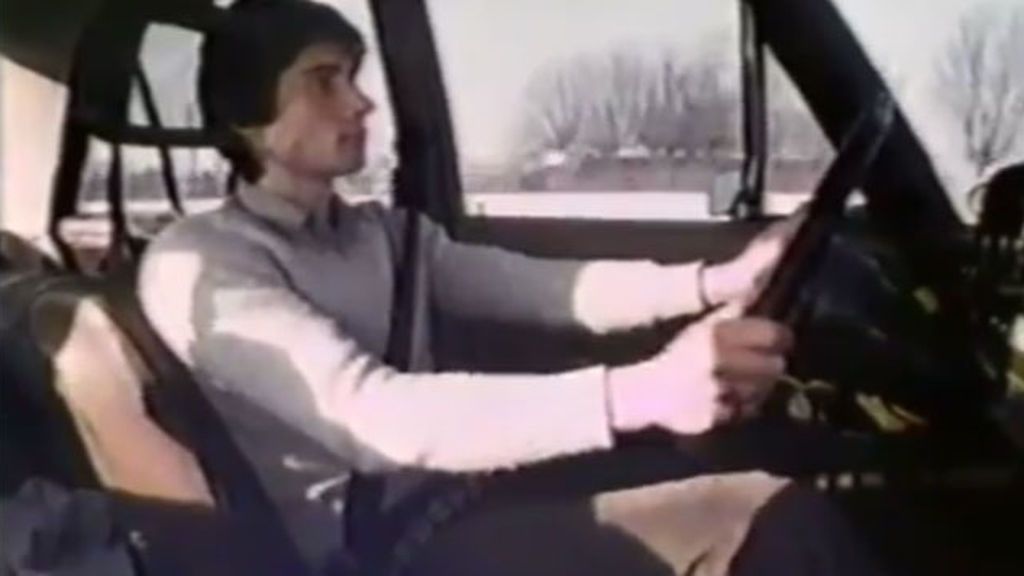 Imágenes de los 80 muestran cómo los alemanes utilizaron personas para probar cinturones de seguridad en los coches