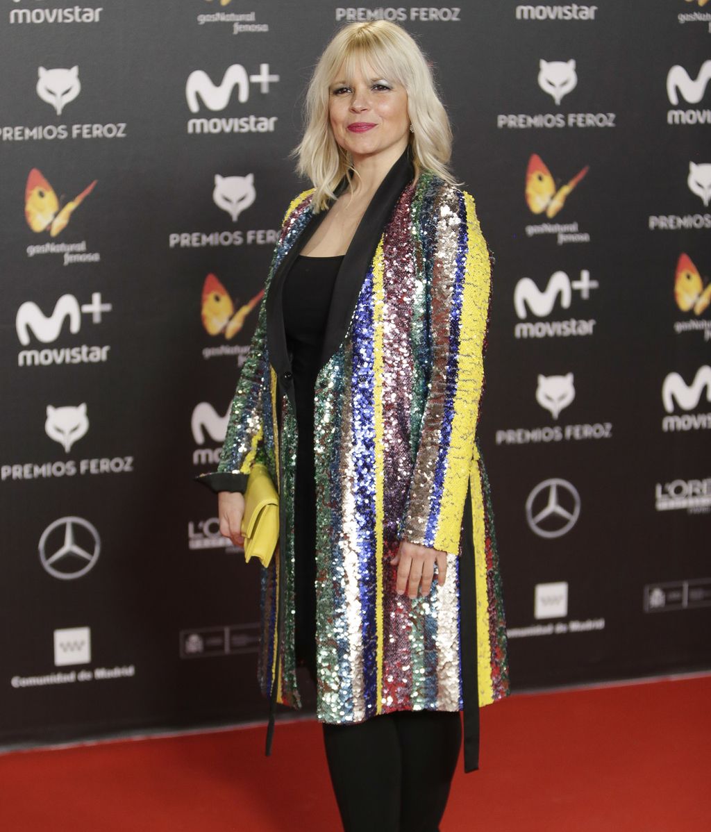 Lluvia Rojo ha dado el punto luminoso a la gala con una chaqueta multicolor