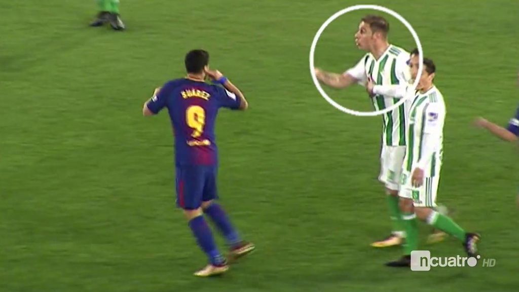 Joaquín pidió respeto a Luis Suárez tras encararse con la grada del Betis