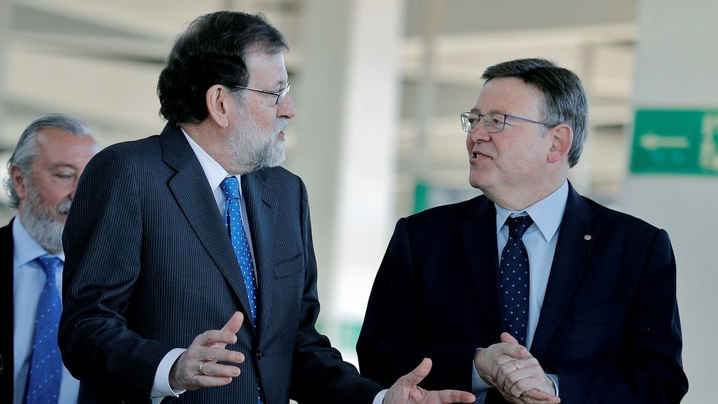 Rajoy inaugura el AVE a Castellón, que sufre una incidencia técnica