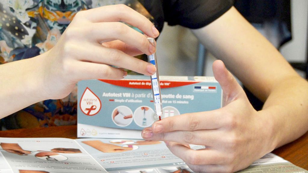 Llega a las farmacias el test de autodiagnóstico del VIH que se puede hacer en casa