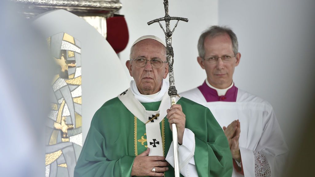 El papa Francisco cierra su gira por sudámerica denunciando la corrupción de los políticos