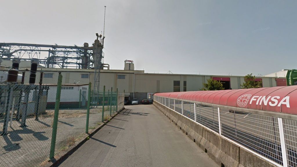 Cinco heridos, uno de ellos grave, en una explosión en una fábrica en Padrón