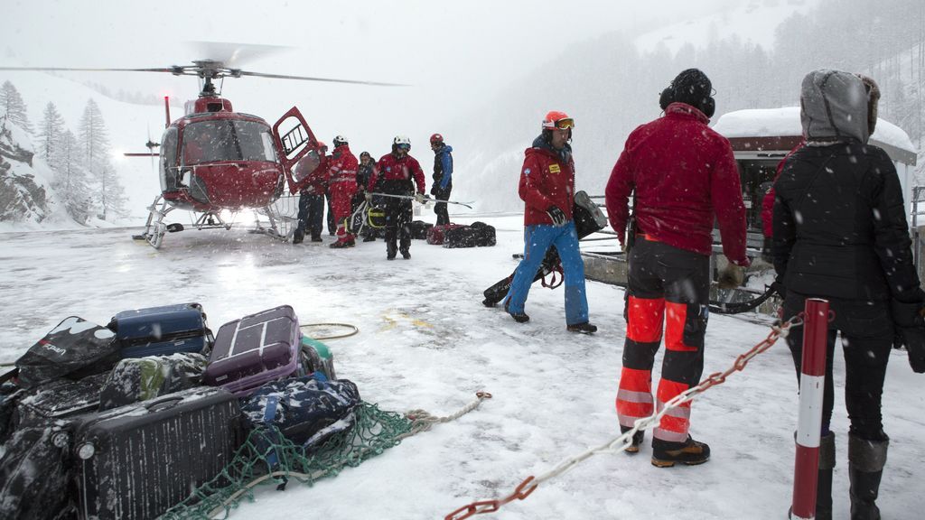 Cientos de personas, atrapadas por la nieve en la estación suiza de Zermatt