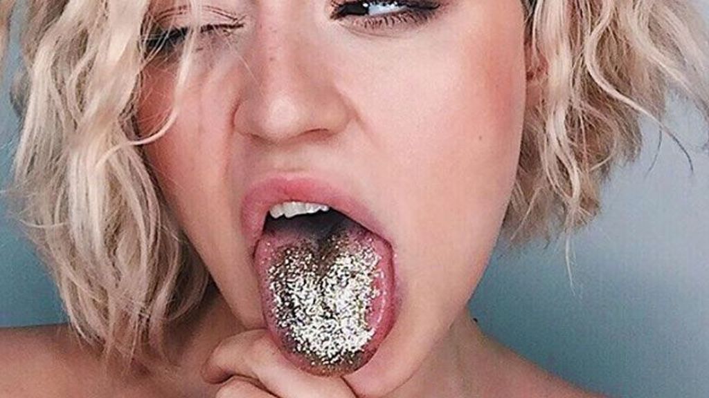Si te vas a maquillar, que se note que vas maquillada: ¡Viva un glitter!