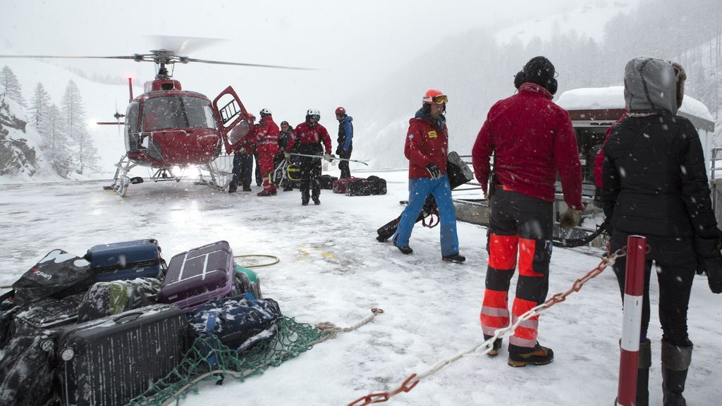 Cientos de personas, atrapadas por la nieve en la estación suiza de Zermatt