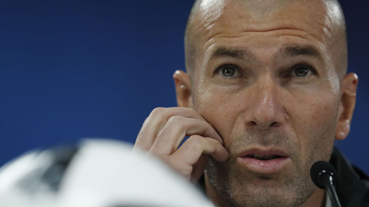 Confunden a Zidane con el rey Felipe VI y las redes sociales alucinan