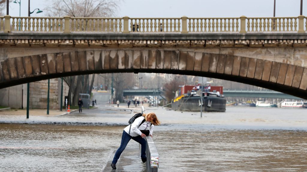 Las imágenes han dejado un París, sin duda, irreconocible