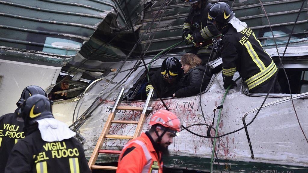 Descarrila un tren en Milán:  Dos muertos y un centenar de heridos