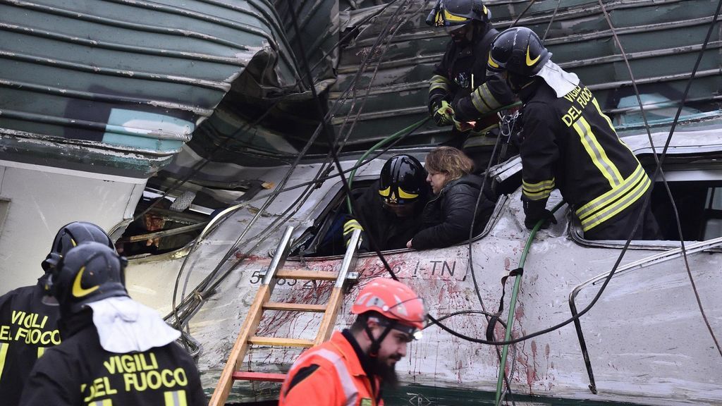 Descarrila un tren en Milán:  Dos muertos y un centenar de heridos