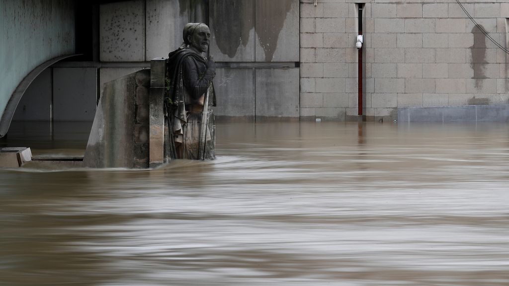 El Sena se desborda: las impresionantes fotos de París bajo el agua