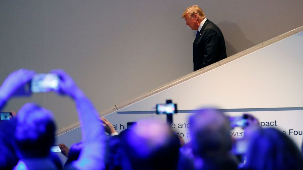 Trump irrumpe en Davos como una auténtica estrella de Hollywood