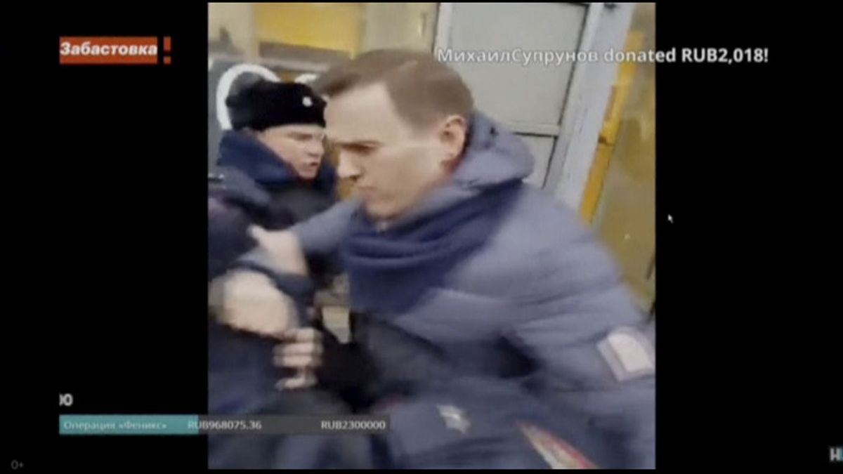 El opositor Alexei Navalny, detenido de nuevo tras aparecer en una protesta en Moscú