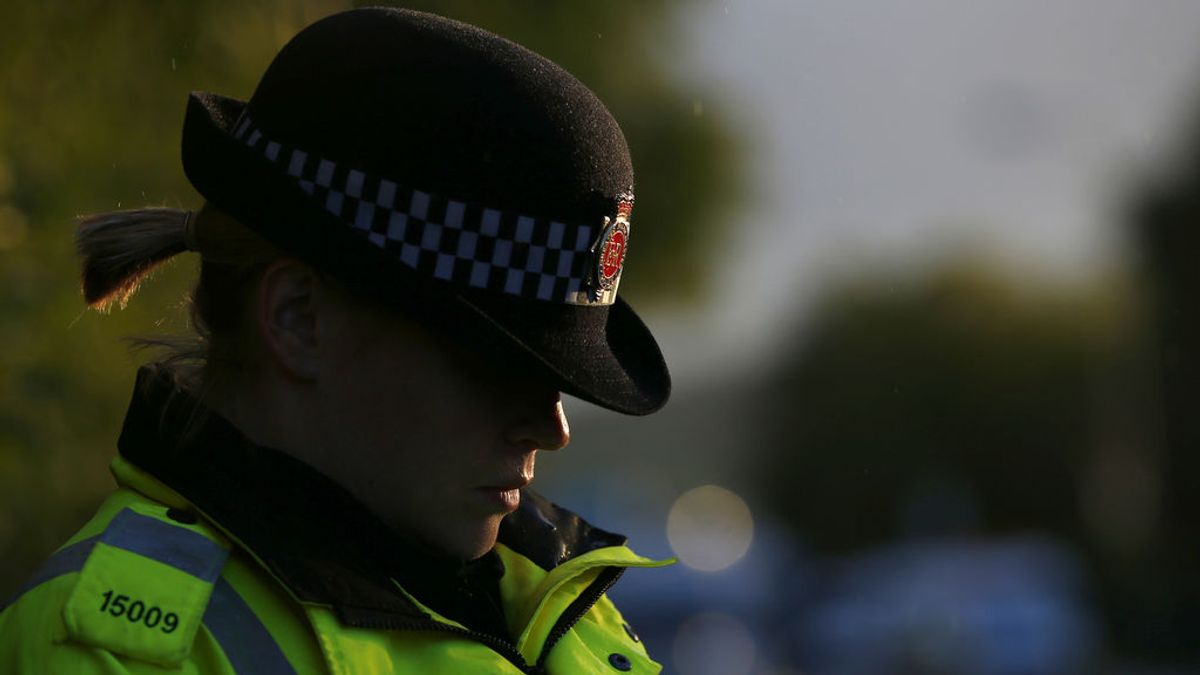 Polémica en Inglaterra por las nuevas medidas de la policía para las agentes con menopausia