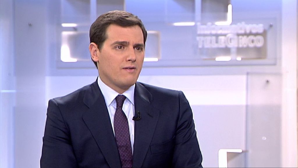 Albert Rivera acusa a Puigdemont de "golpista" y de anteponer sus "intereses personales" a los de los catalanes