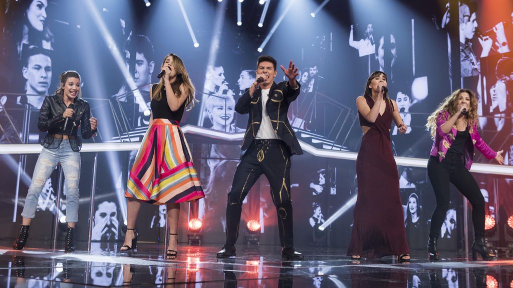 Los finalistas de 'OT' interpretan 'Camina'.