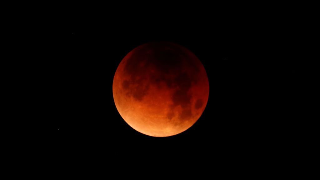 Primeras fotos del eclipse lunar y la superluna azul de sangre