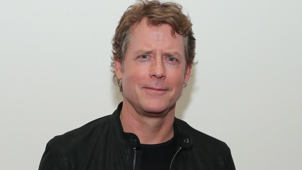 Greg Kinnear.