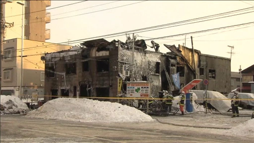 Mueren 11 personas en el incendio de un edificio de Japón